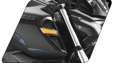 Yamaha FZ-S Fi flasher at Oxena yamaha in Coimbatore