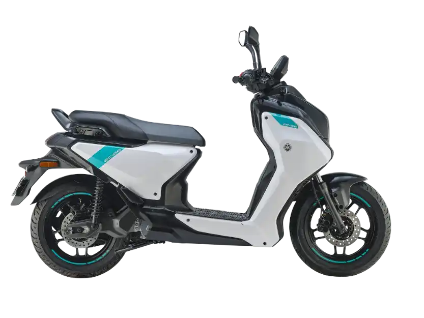 Yamaha EC-06 electric scooter with rider in action – Oxena Yamaha